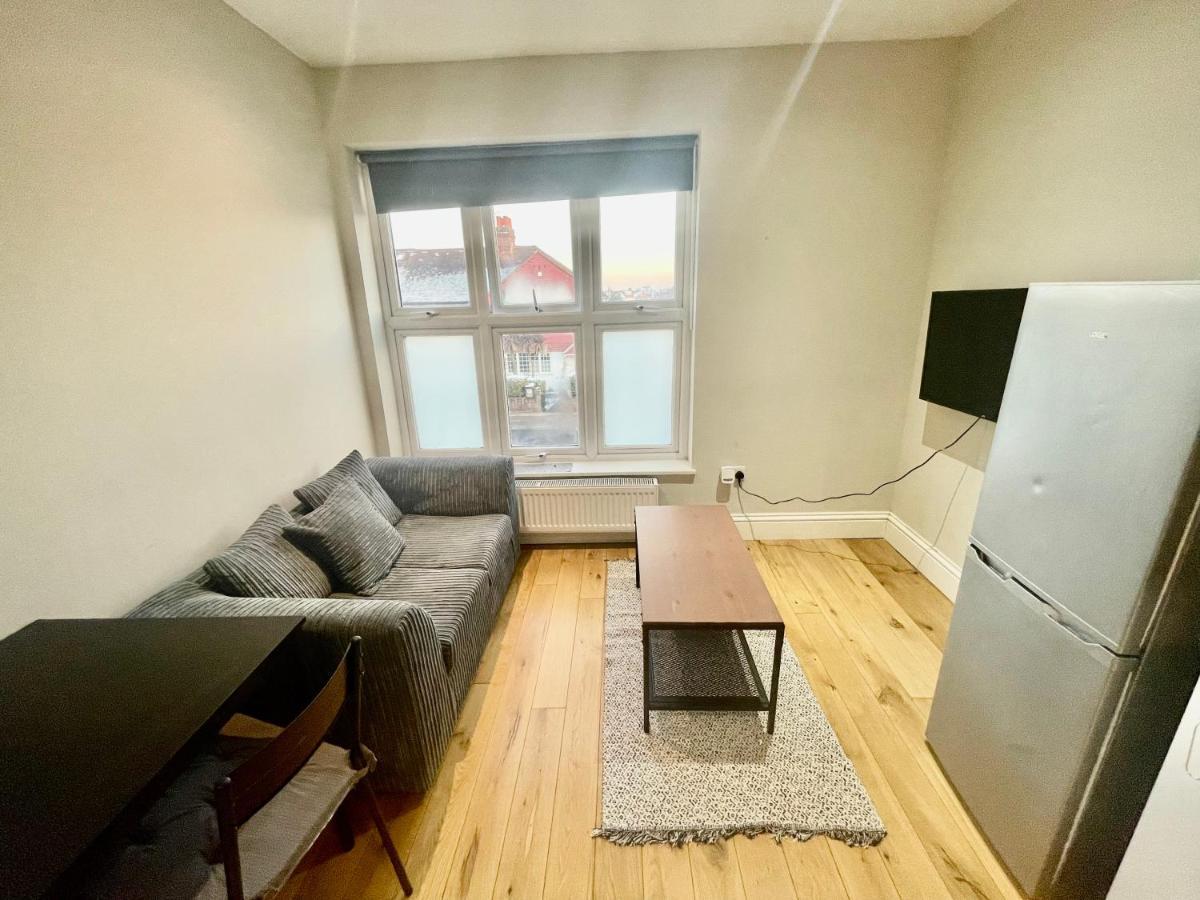 Cosy 1 Bedroom Flat! Londyn Zewnętrze zdjęcie
